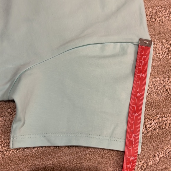 Carolina Herrera women’s green t-shirt , short sleeve . Size L - Picture 8 of 8
